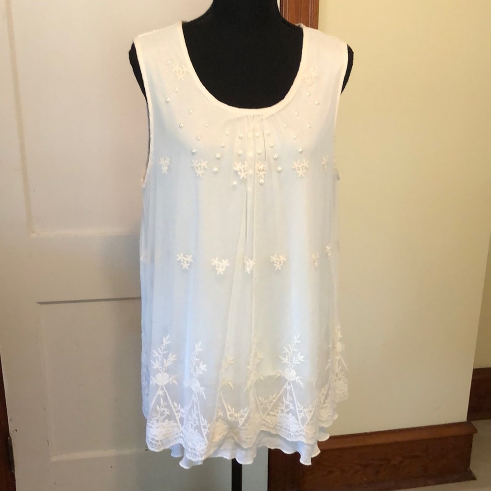 Calstyle cream lace layered blouse with pearl embellishments size L